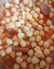 Imagen secundaria 2 - Garbanzos con chorizo y jamón para entrar en calor