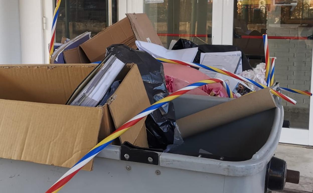 Documentación aparecido en la calle en Espinosa de los Monteros. 