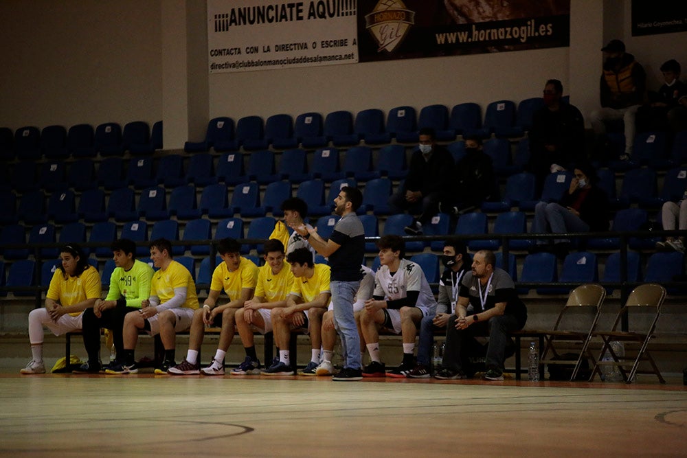 Primera derrota en casa para el BM Salamanca ante el Ademar B (30-36)