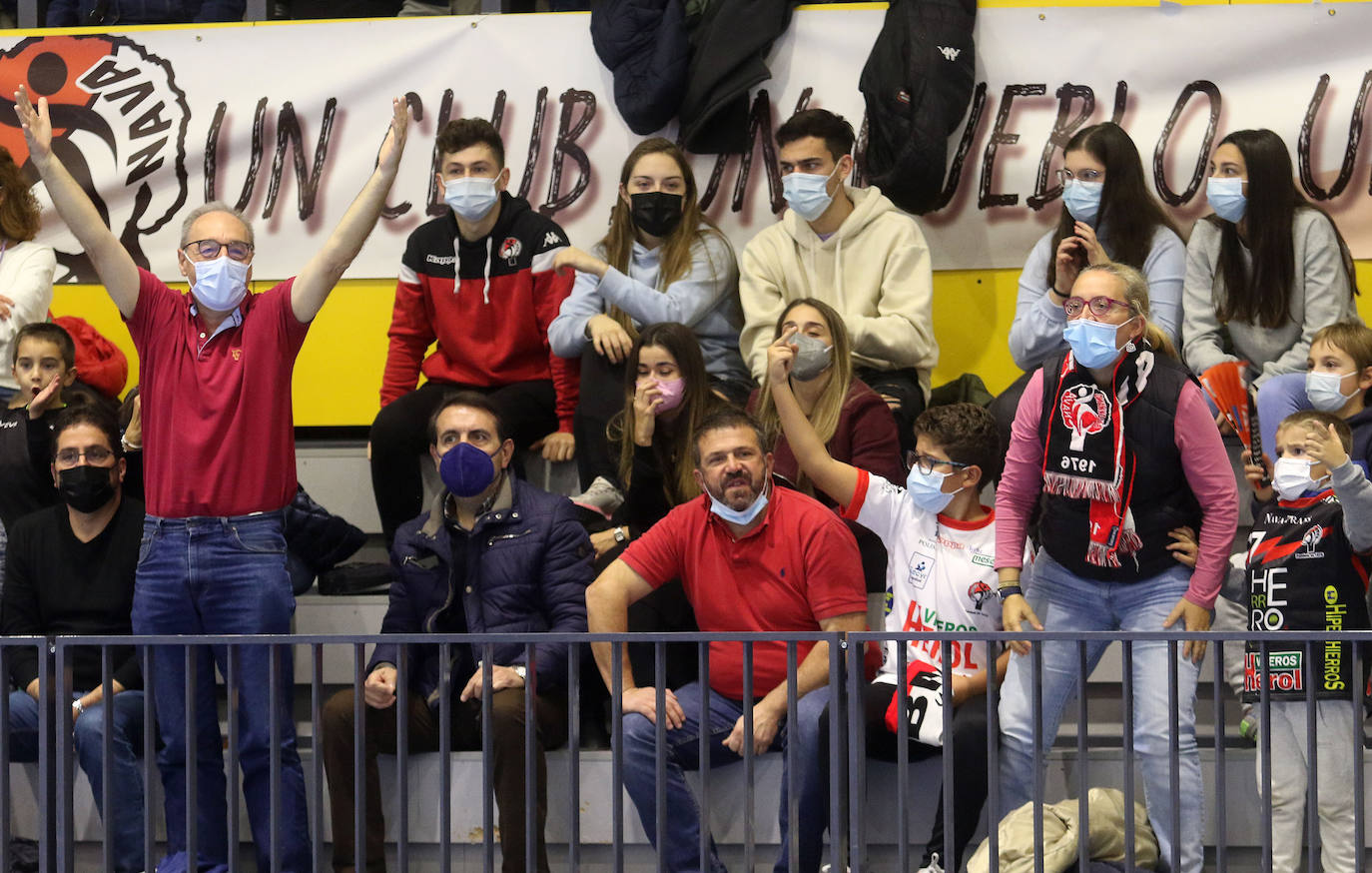 Partido de la Liga Asobal entre el Balonmano Nava y Granollers 