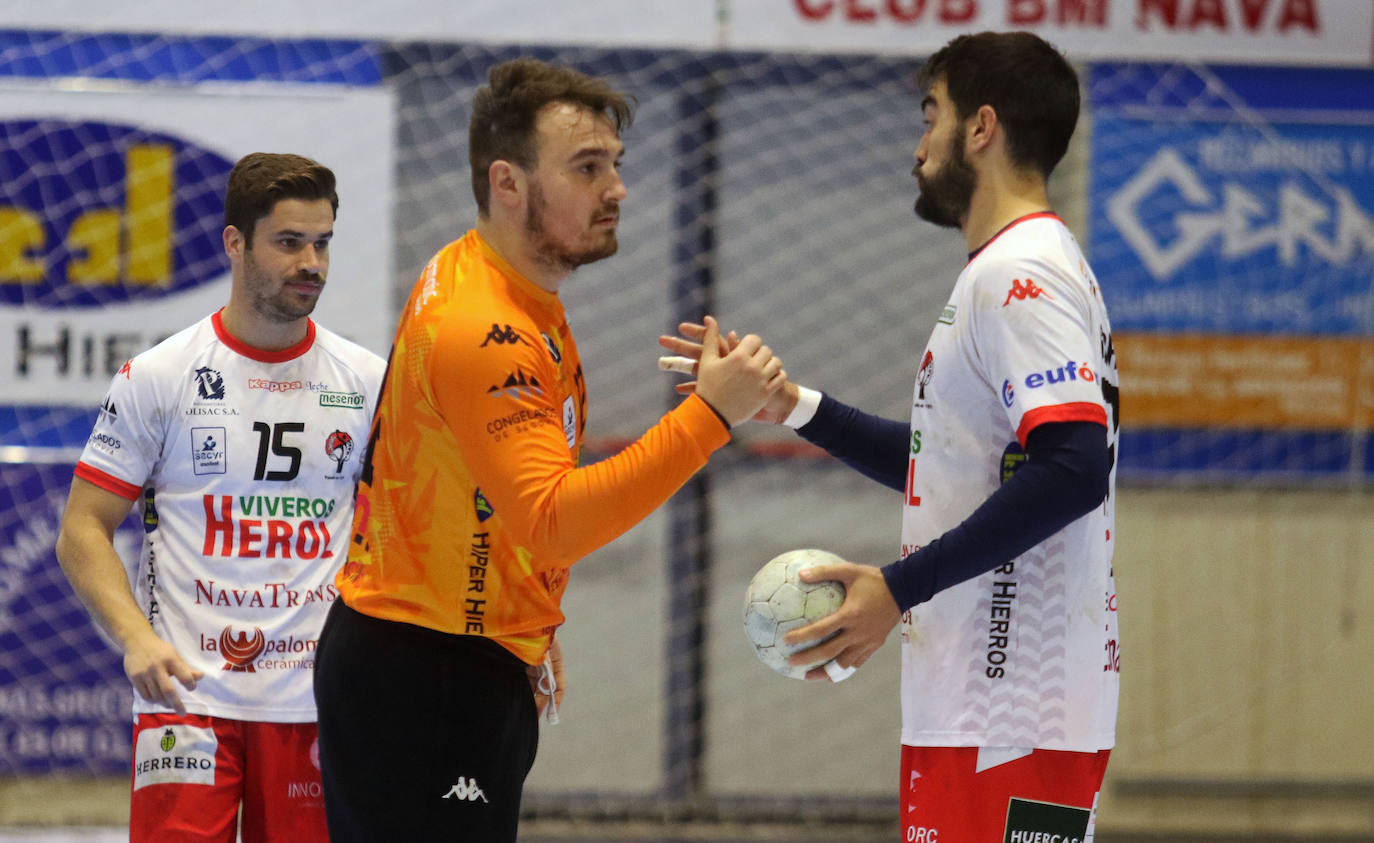 Partido de la Liga Asobal entre el Balonmano Nava y Granollers 