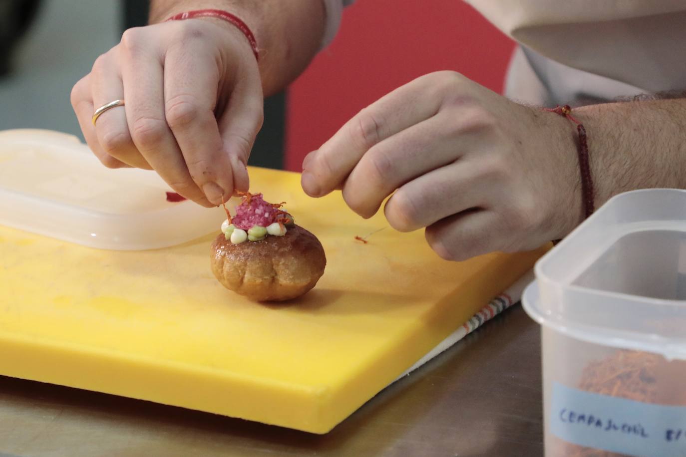 Fotos: Preparación del pincho ganador del Concurso Nacional de Valladolid