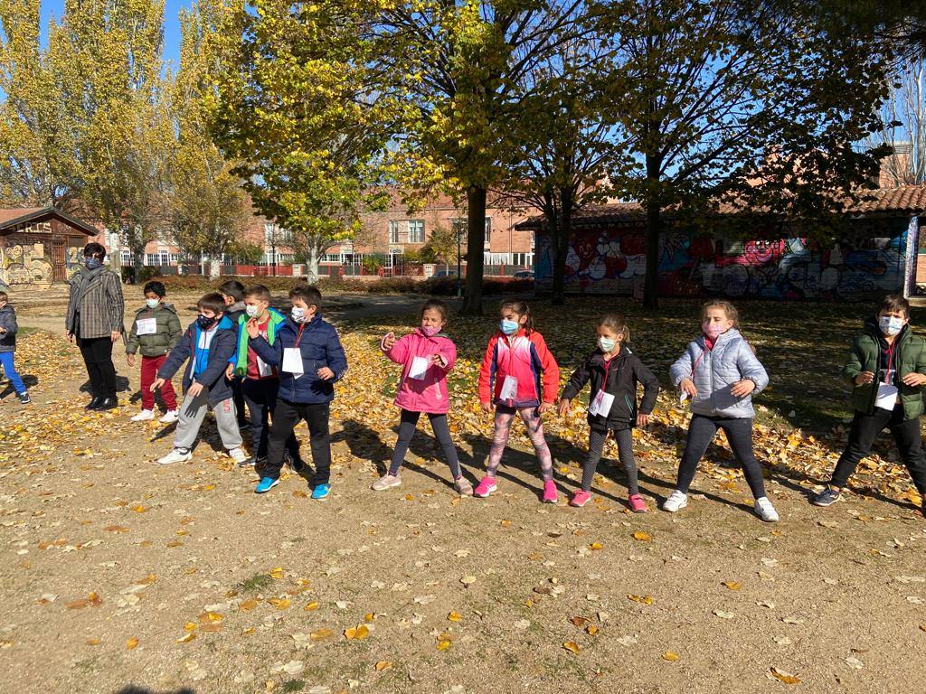 Fotos: Los alumnos del CEIP Parque Alameda bailan contra la obesidad