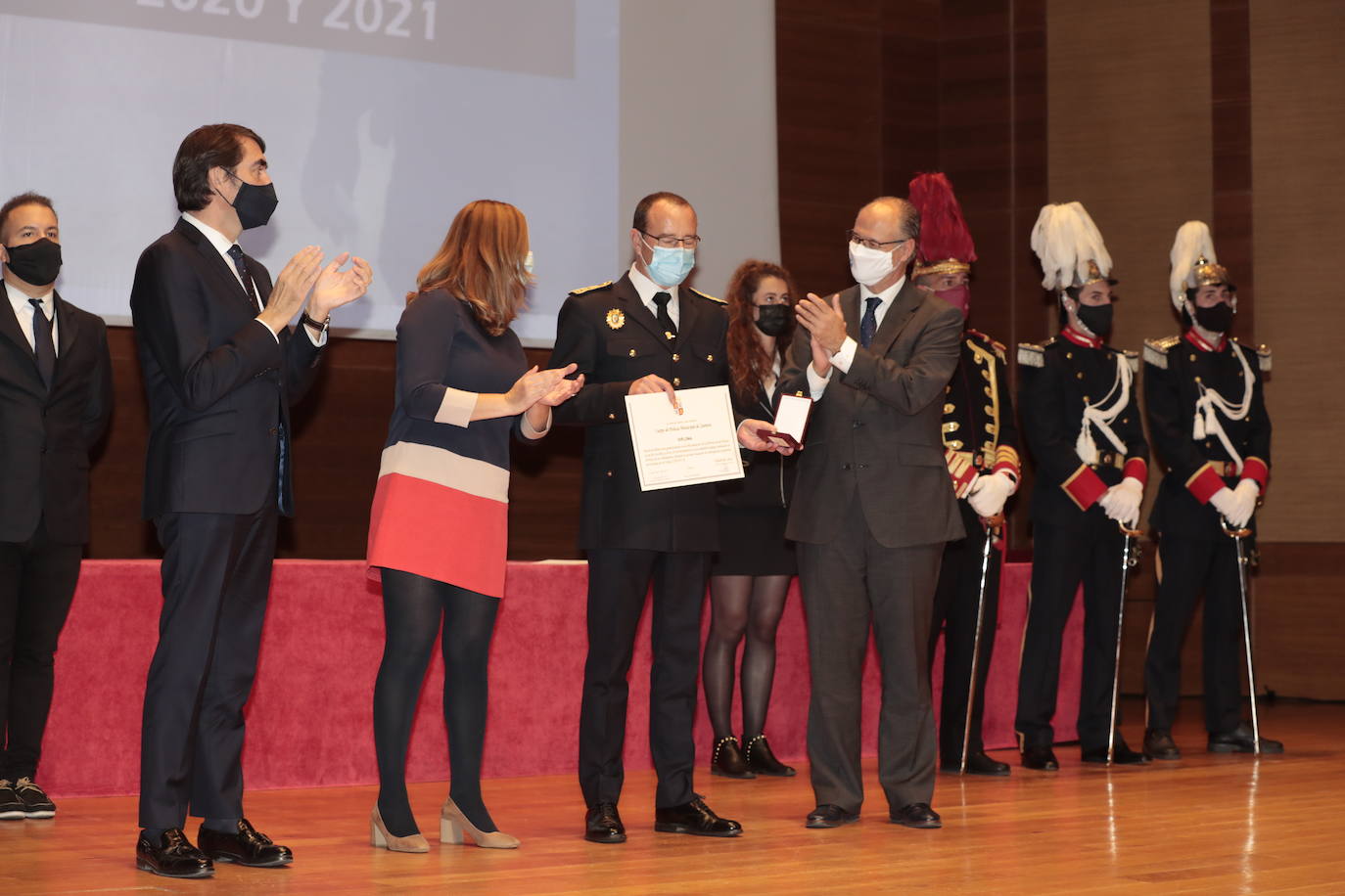 Fotos: Entrega de medallas en el Congreso Autonómico de Coordinación de Policía Local 2/4