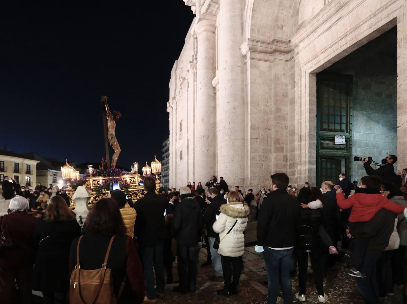 Fotos: La Cofradía de Jesús Nazareno celebra un Via Crucis extraordinario