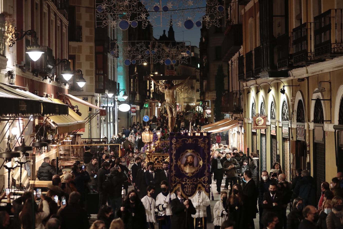Fotos: La Cofradía de Jesús Nazareno celebra un Via Crucis extraordinario
