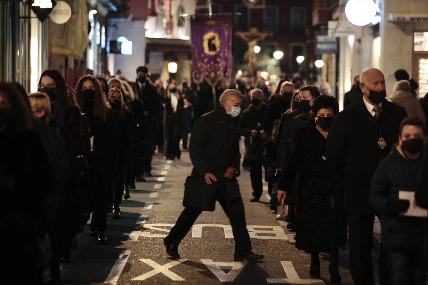 Fotos: La Cofradía de Jesús Nazareno celebra un Via Crucis extraordinario