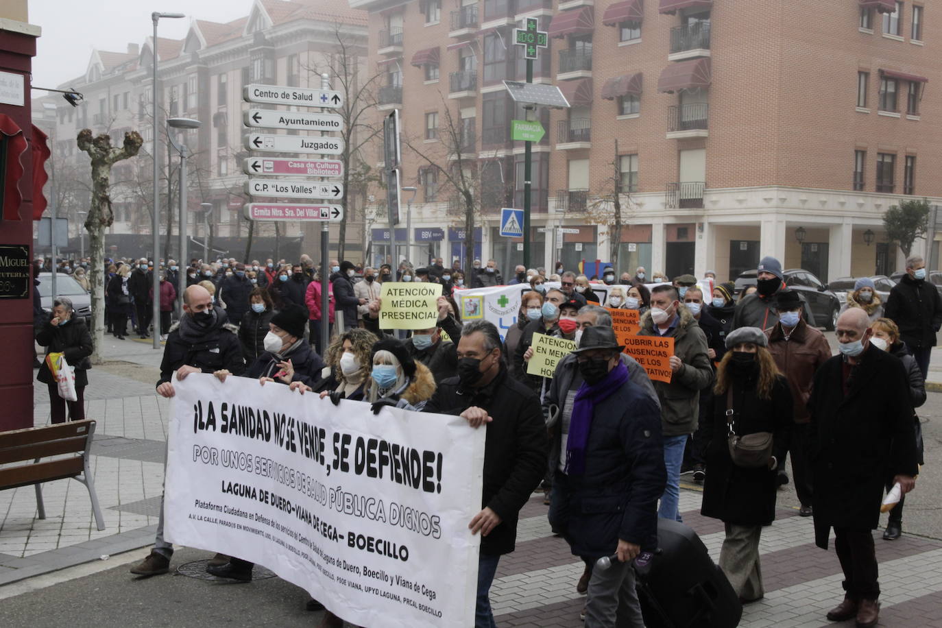 Fotos: Vecinos de Laguna, Boecillo y Viana se concentran para exigir una mejor atención sanitaria