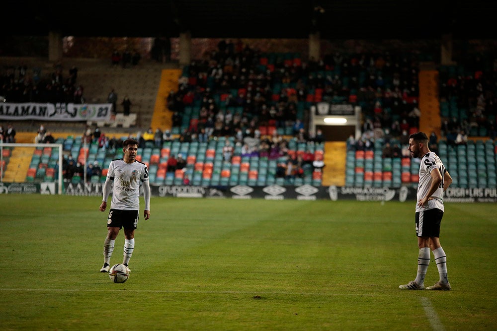 Un desquiciado Salamanca UDS tampoco puede con el Avilés en el Helmántico (0-0)