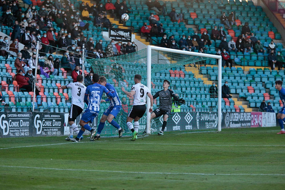 Un desquiciado Salamanca UDS tampoco puede con el Avilés en el Helmántico (0-0)