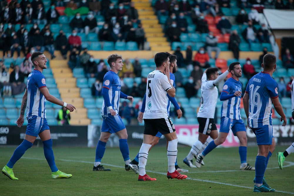 Un desquiciado Salamanca UDS tampoco puede con el Avilés en el Helmántico (0-0)