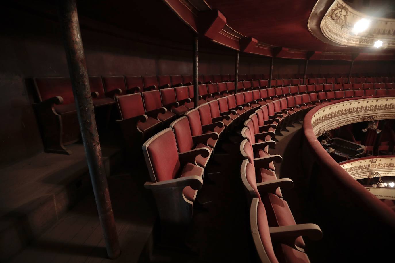 Fotos: Así se encuentran los camerinos y los pasillos del Teatro Lope de Vega de Valladolid