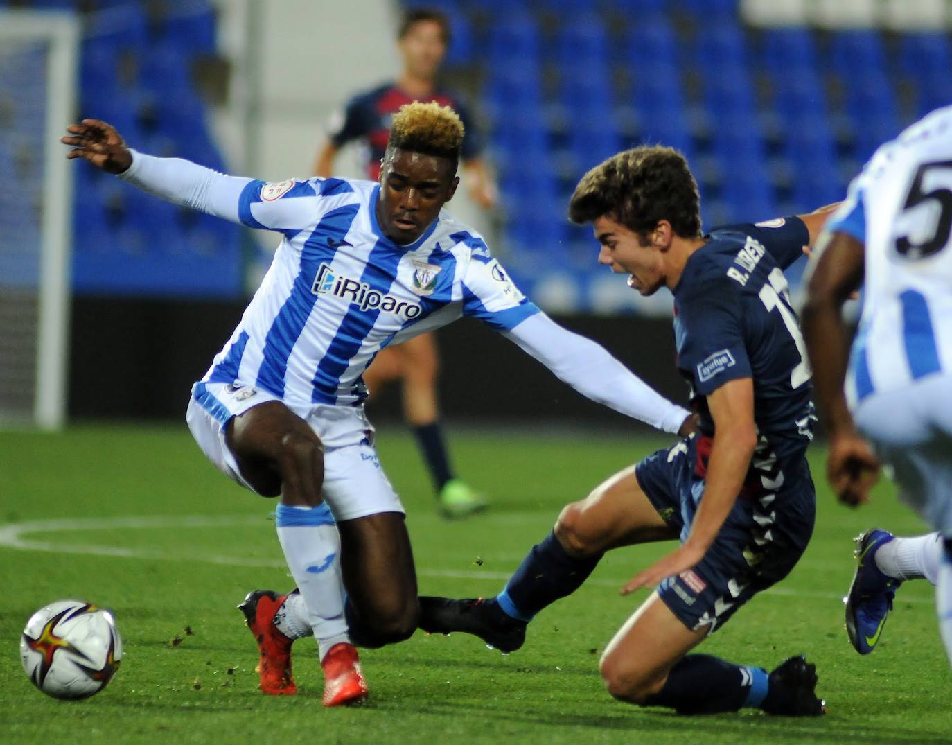 Derrota de la Gimástica en su visita al campo del Leganés. 