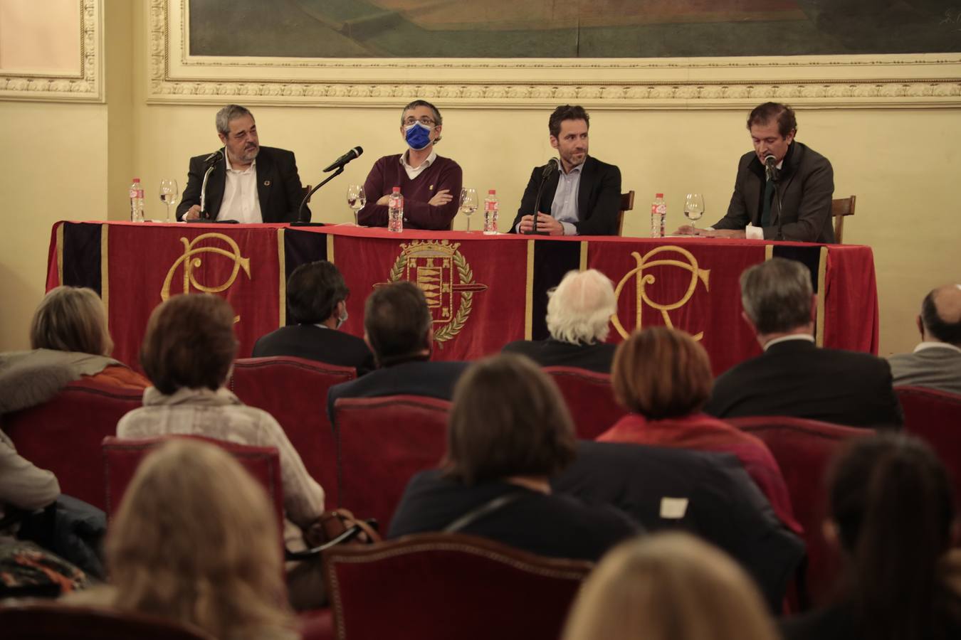 Fotos: Eduardo Madina y Borja Sémper, en el Aula de Cultura de El Norte de Castilla