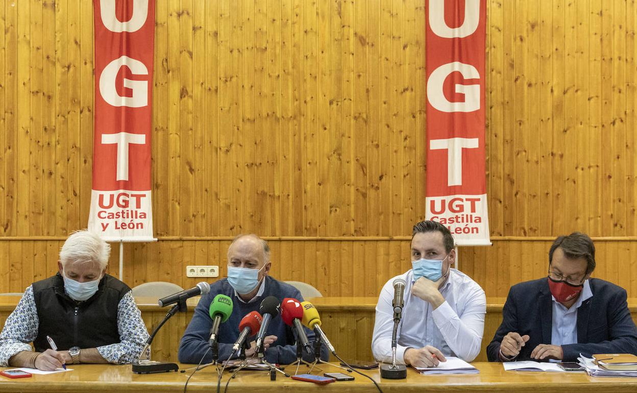 El secretario general de UGTCyL, Faustino Temprano se reúne con cargos provinciales de Salamanca, entre ellos, Miguel Holguín. 