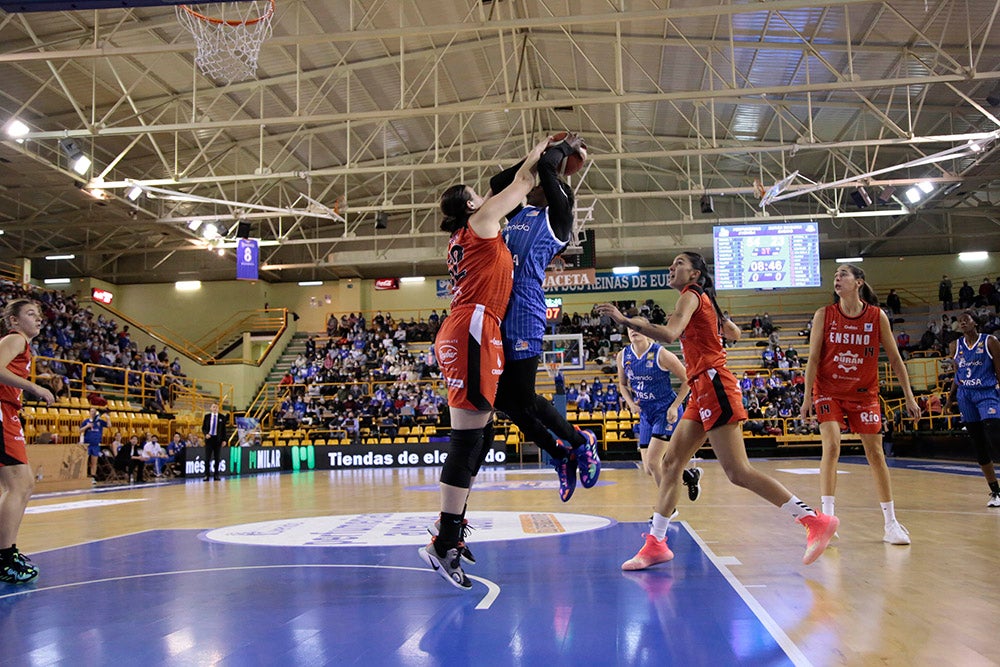 Triunfo inapelable del CB Avenida, debut de Copper y susto en Würzburg (89-39)