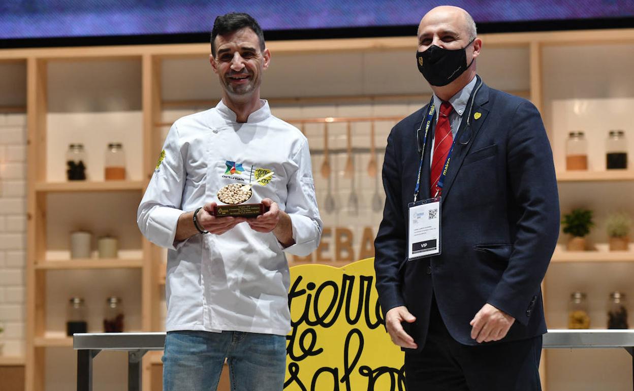 La Botica de Matapozuelos viste de alta cocina el sencillo garbanzo