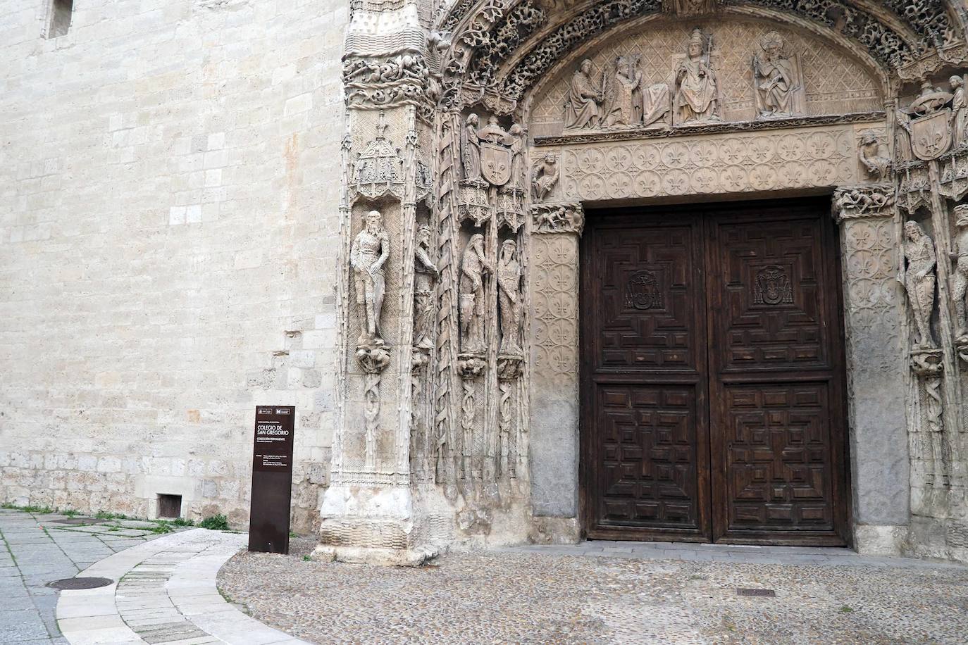 Detalles de la zona de San Pablo, junto al Palacio Pimentel, el colegio de San Gregorio y el Museo de Escultura