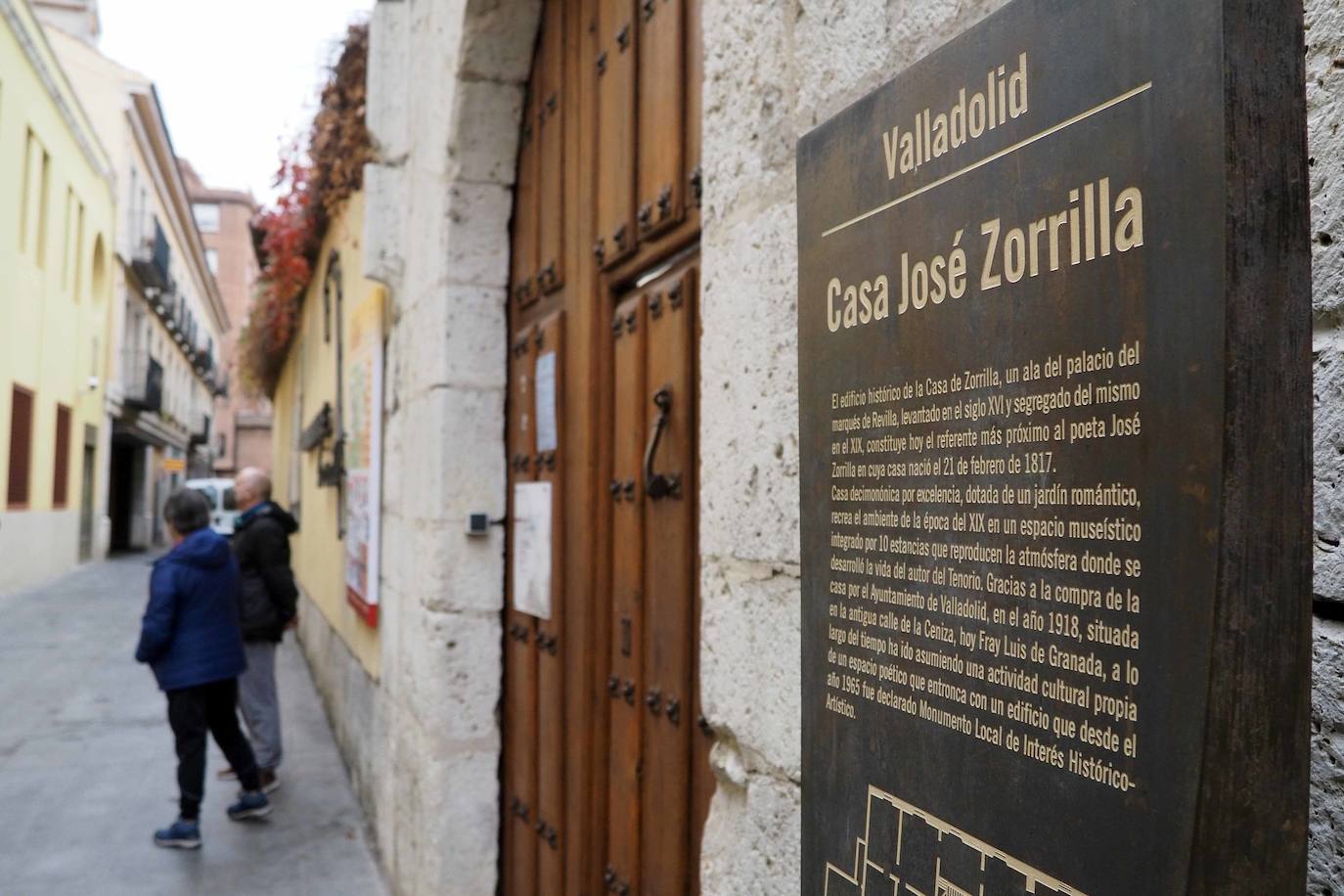 Detalles de la zona de San Pablo, junto al Palacio Pimentel, el colegio de San Gregorio y el Museo de Escultura