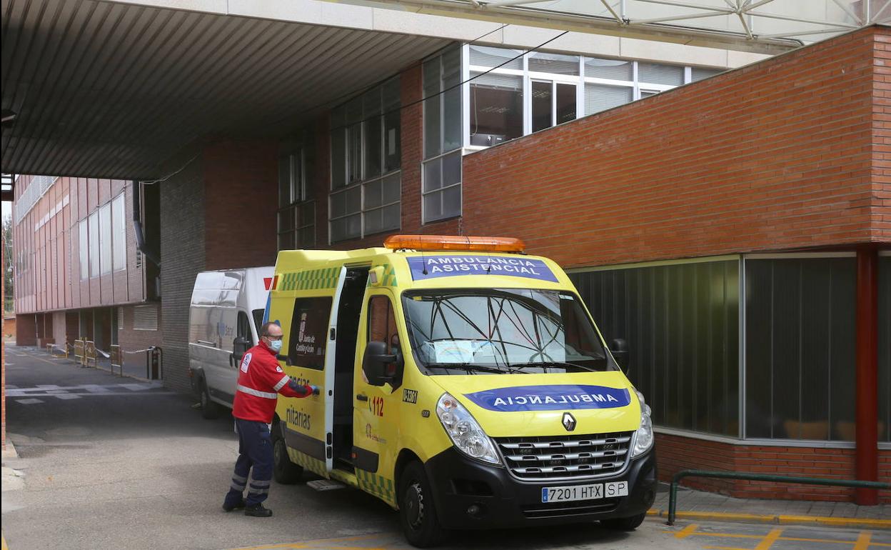 Trasladadas tres personas al Hospital de Palencia por intoxicación de monóxido de carbono en Velilla