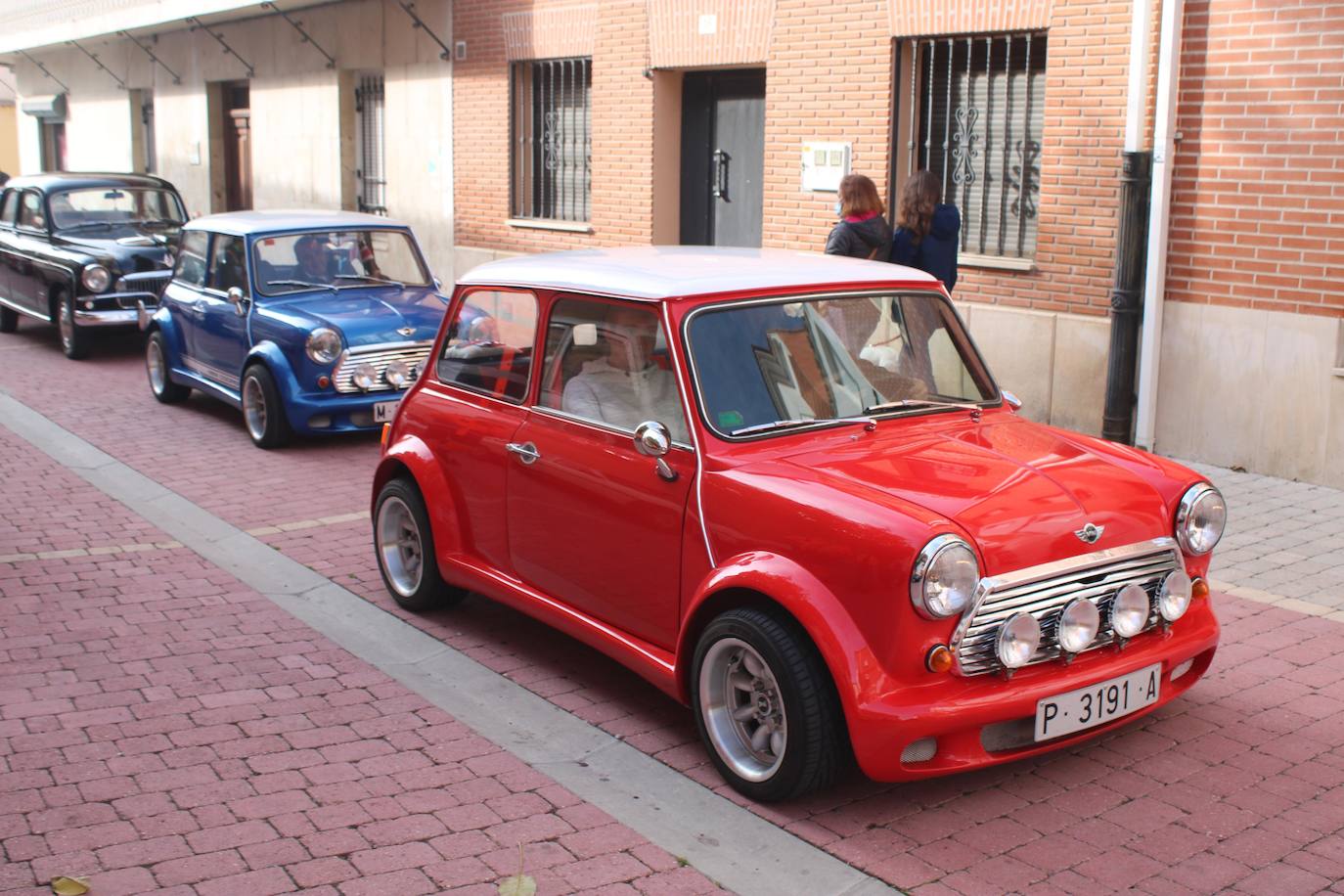 Fotos: Los coches clásicos despiertan admiración en el Cerrato