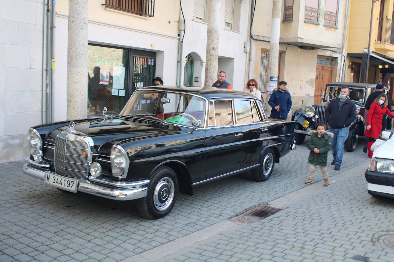 Fotos: Los coches clásicos despiertan admiración en el Cerrato