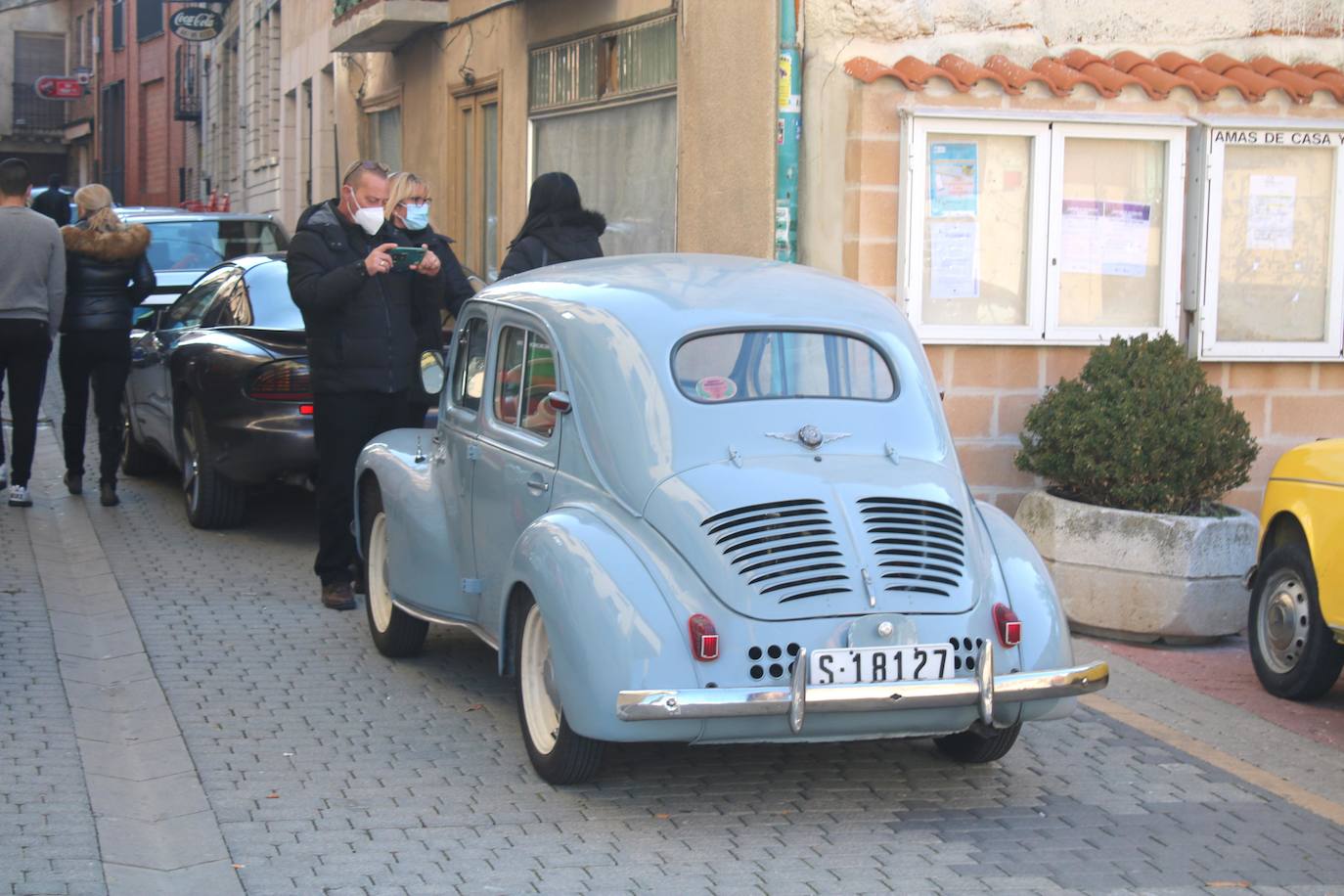 Fotos: Los coches clásicos despiertan admiración en el Cerrato