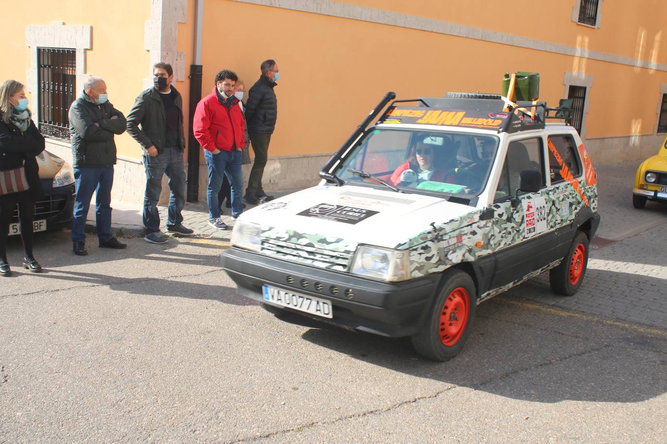 Fotos: Los coches clásicos despiertan admiración en el Cerrato