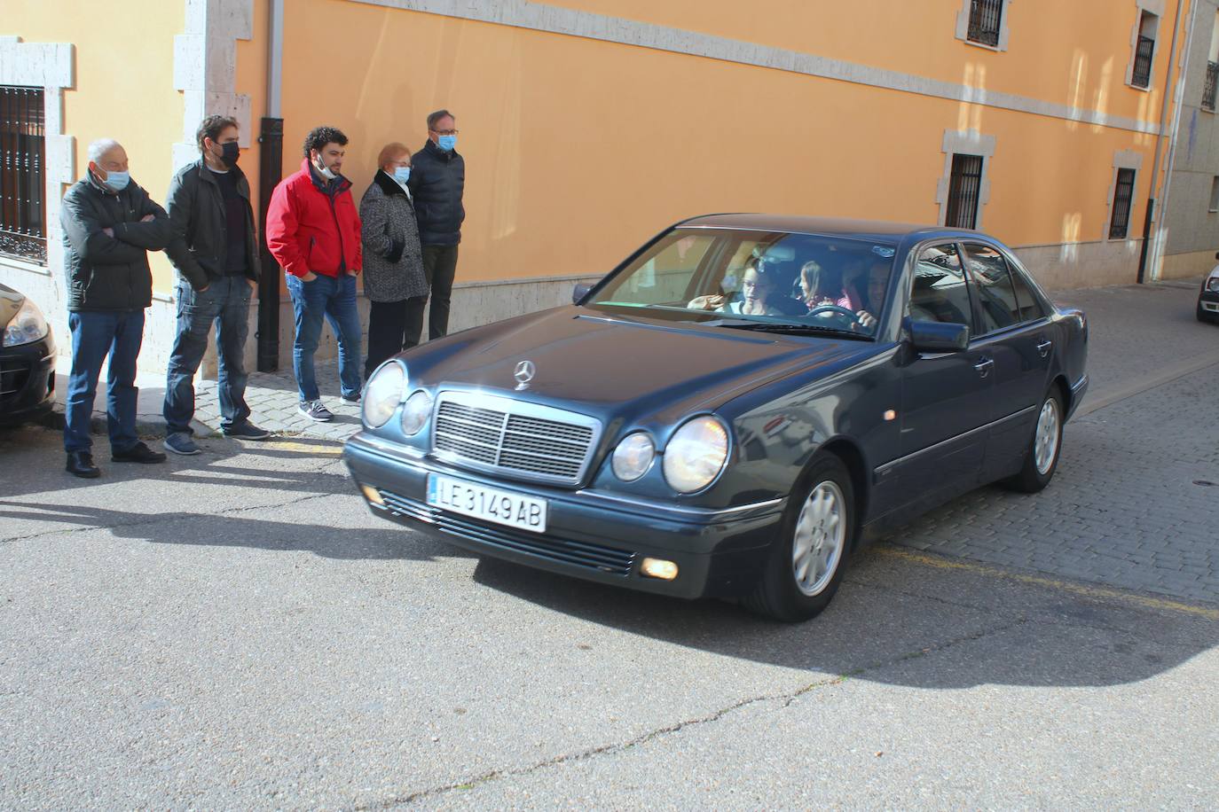 Fotos: Los coches clásicos despiertan admiración en el Cerrato