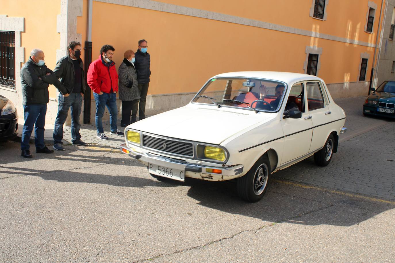 Fotos: Los coches clásicos despiertan admiración en el Cerrato