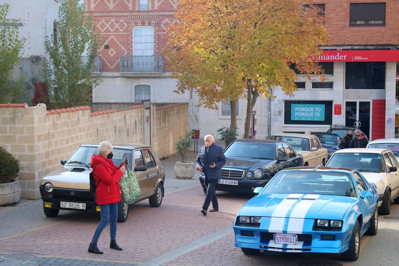 Fotos: Los coches clásicos despiertan admiración en el Cerrato