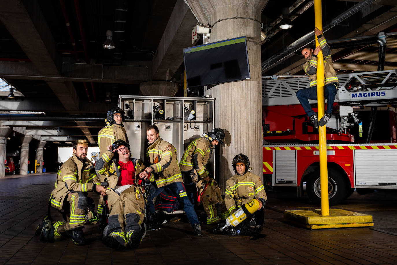 Fotos: Calendario solidario de los Bomberos de Burgos destinado a APACE