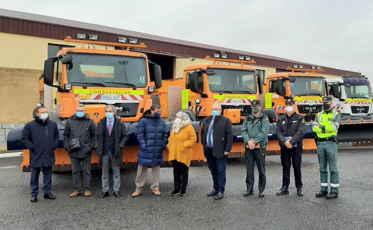 La subdelegada del Gobierno presenta el Dispositivo del Plan de Vialidad Invernal en la Red de Carreteras del Estado 2021-2022. 