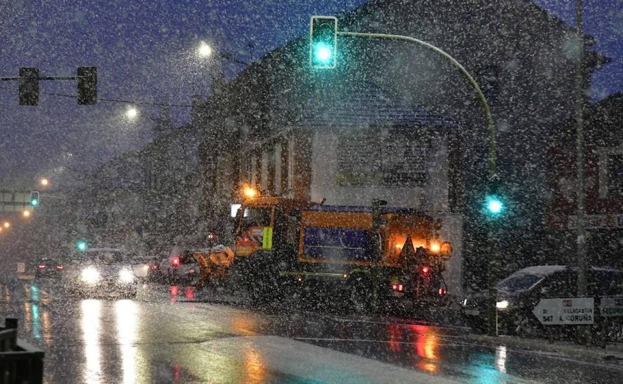 Copos de nieve en la travesía de San Rafael.