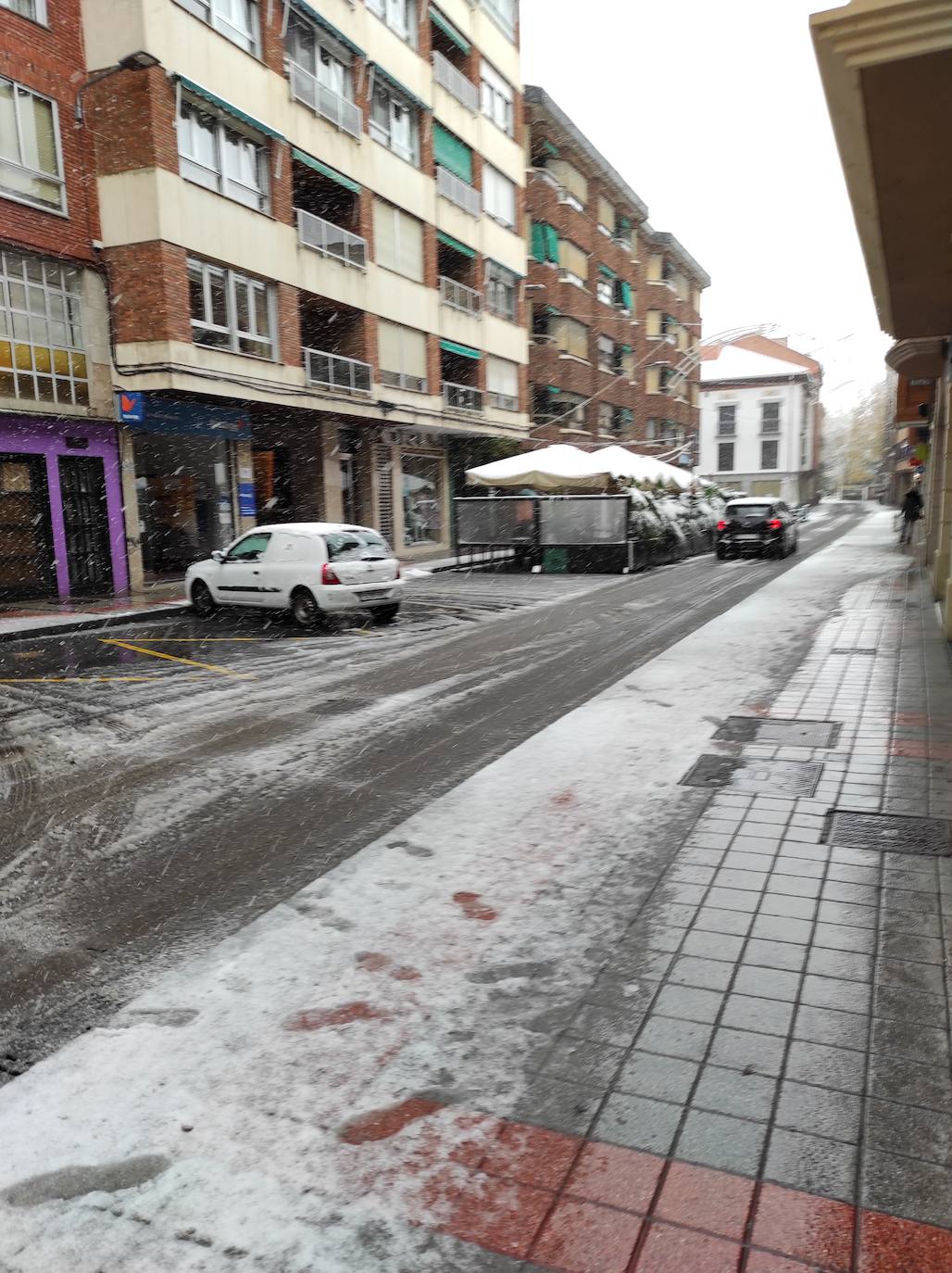 Fotos: La nieve introduce a Palencia el 24 de noviembre en la Navidad