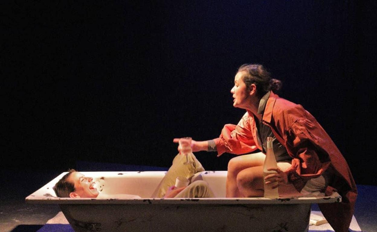 Un momento de la representación de 'Fotografía de una mujer delante de una casa'. 