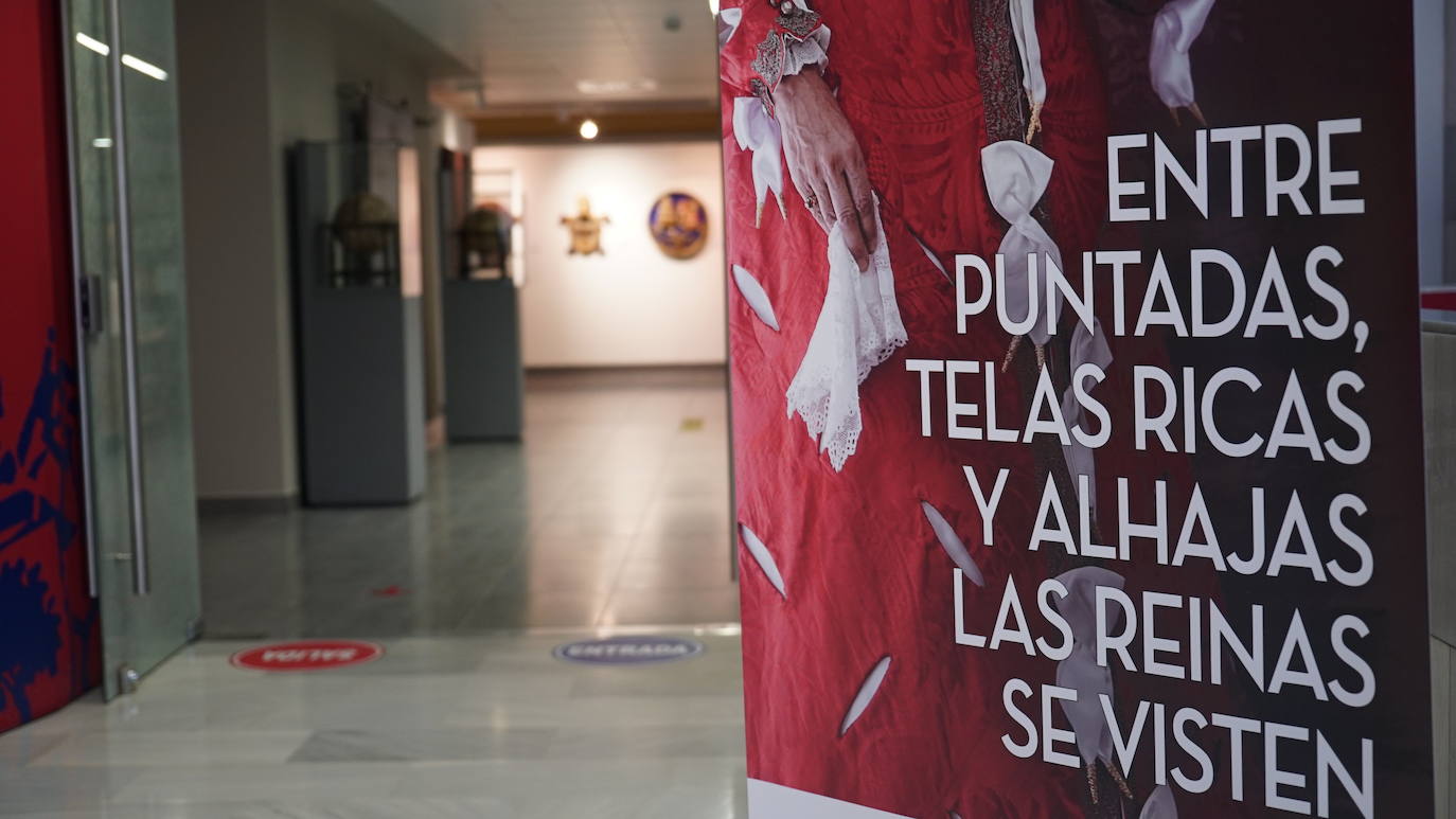 Vestidos de la exposición del Museo de la Universidad de Valladolid.