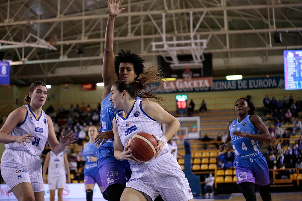 El CB Avenida aplasta al colista y se va posicionando para los play-off de la Euroliga (96-54)