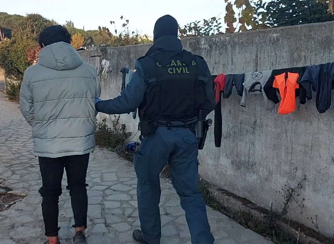 Fotos: Redada contra un clan familiar de okupas de un chalé junto a La Corala en Laguna de Duero