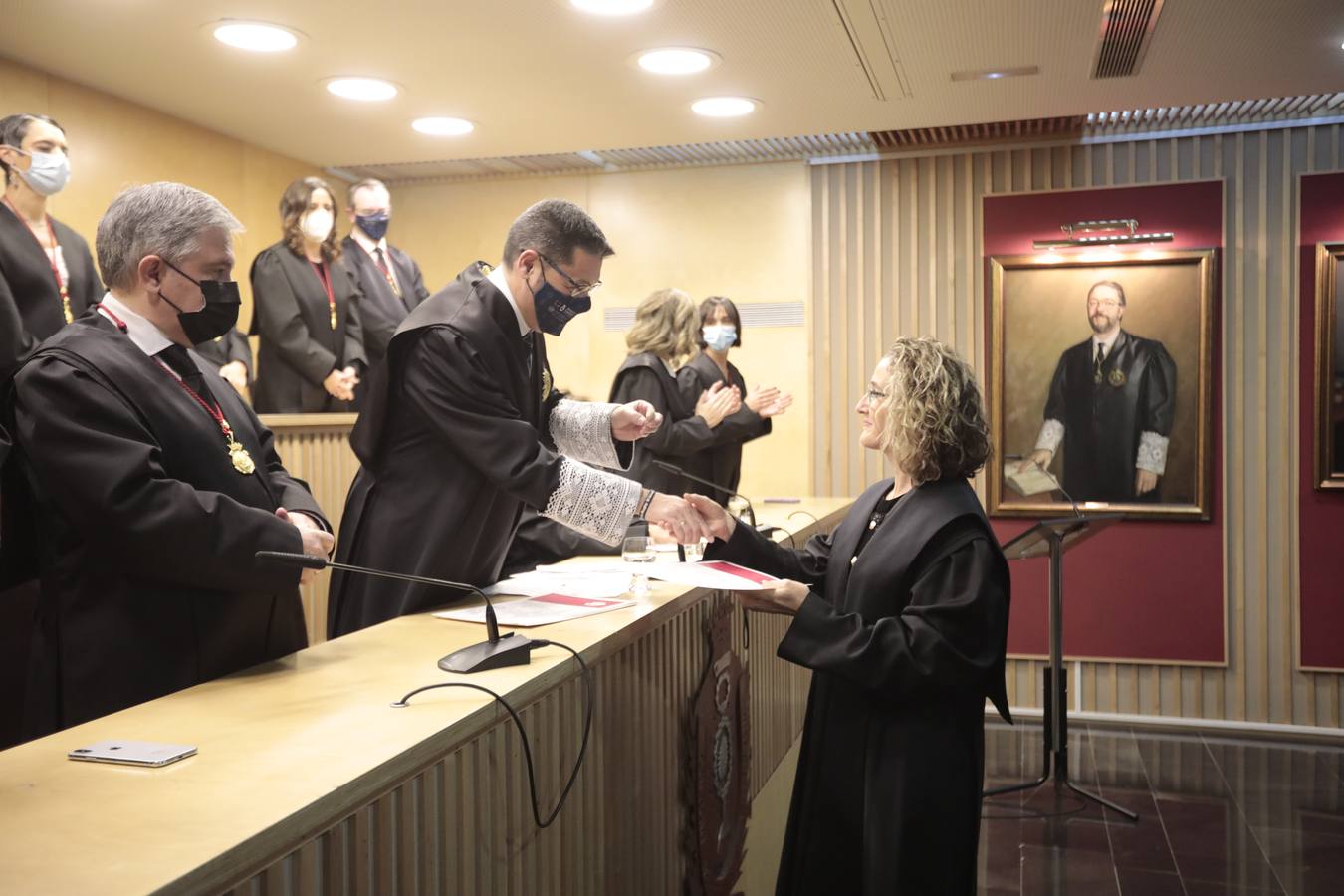 Fotos: Insignias de Oro y de Plata para los abogados de Valladolid