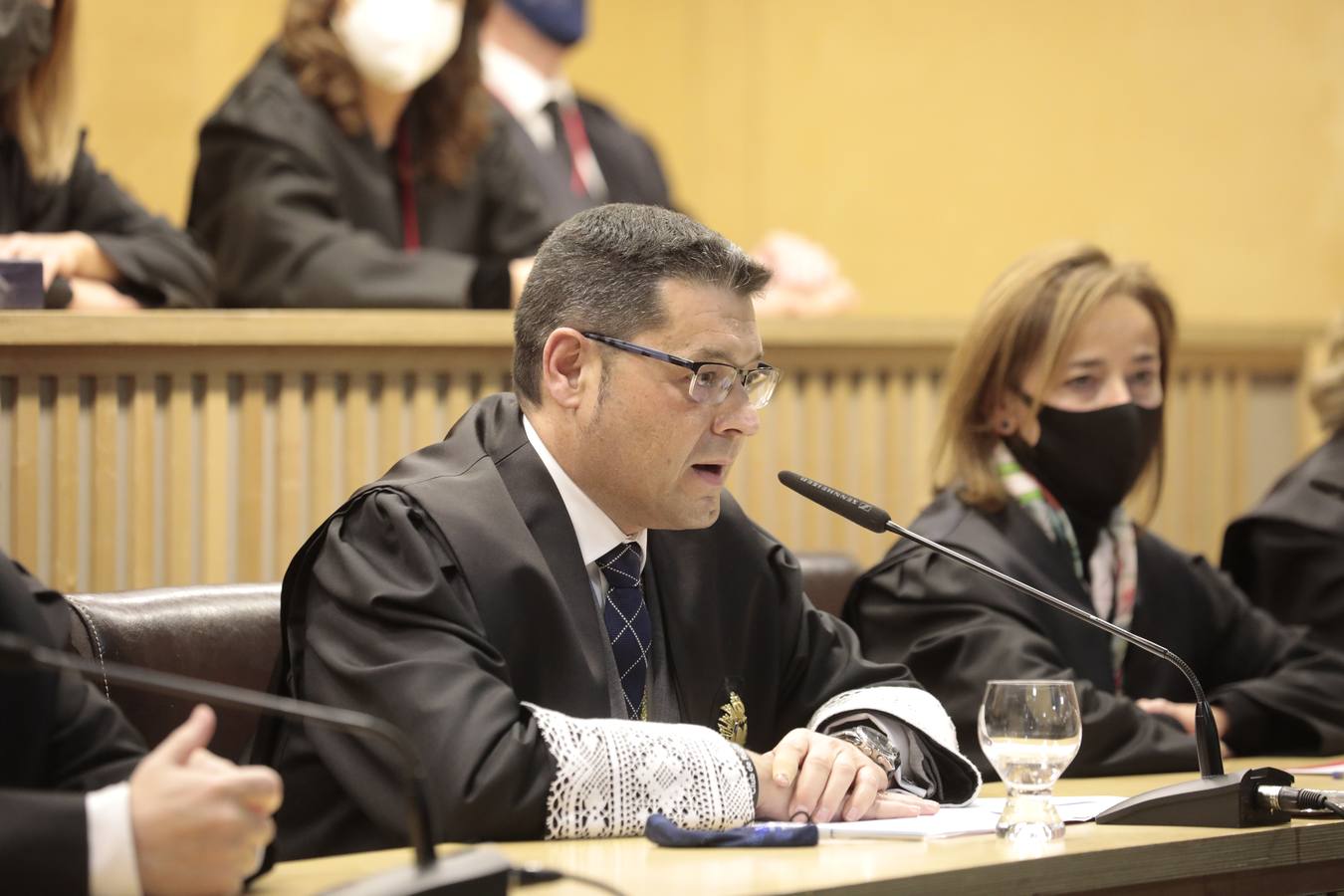 Fotos: Insignias de Oro y de Plata para los abogados de Valladolid