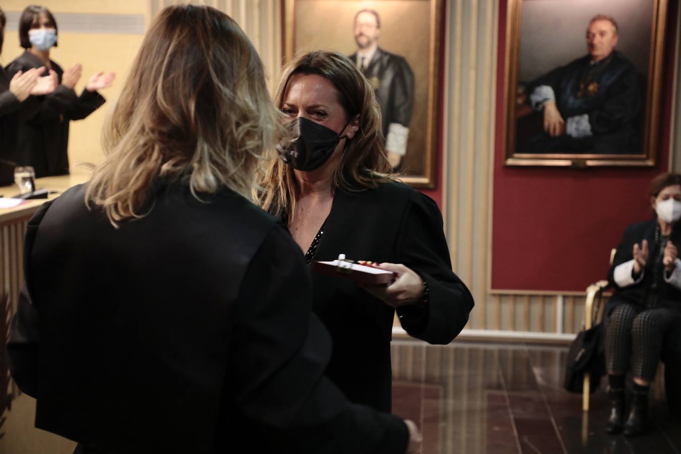 Fotos: Insignias de Oro y de Plata para los abogados de Valladolid