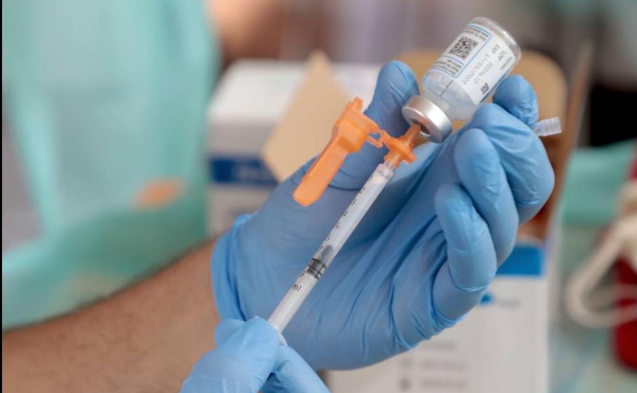 Vacunación en el Centro Cultural Miguel Delibes. 