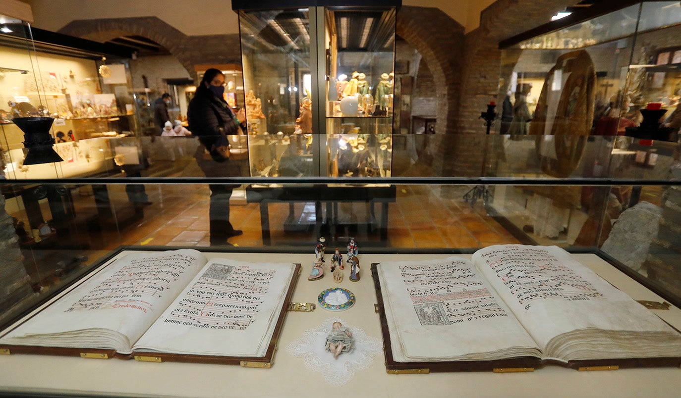 Las Clarisas inauguran su exposición de belenes en Carrión de los Condes.