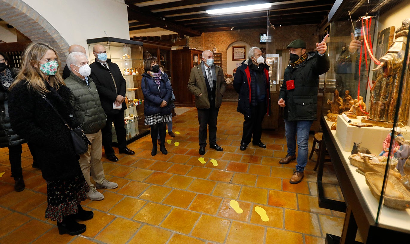 Las Clarisas inauguran su exposición de belenes en Carrión de los Condes.