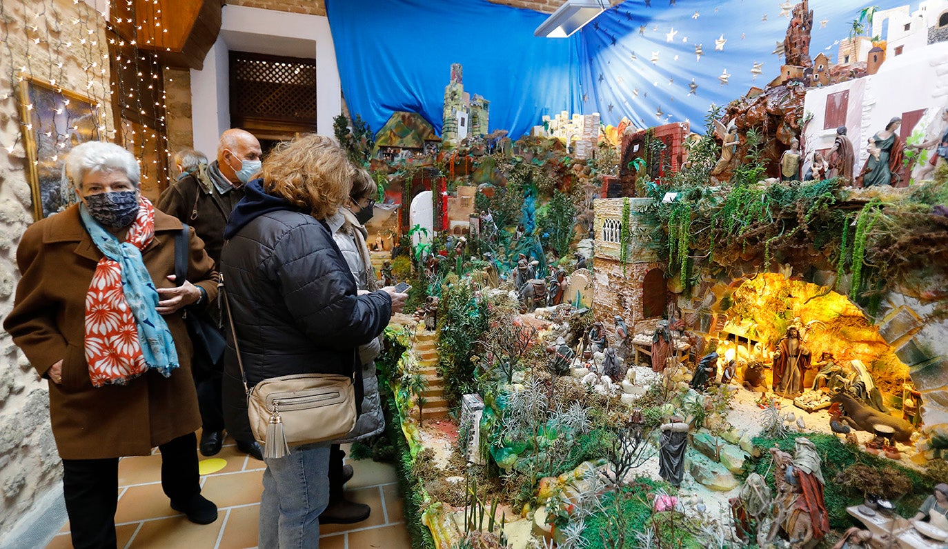 Las Clarisas inauguran su exposición de belenes en Carrión de los Condes.