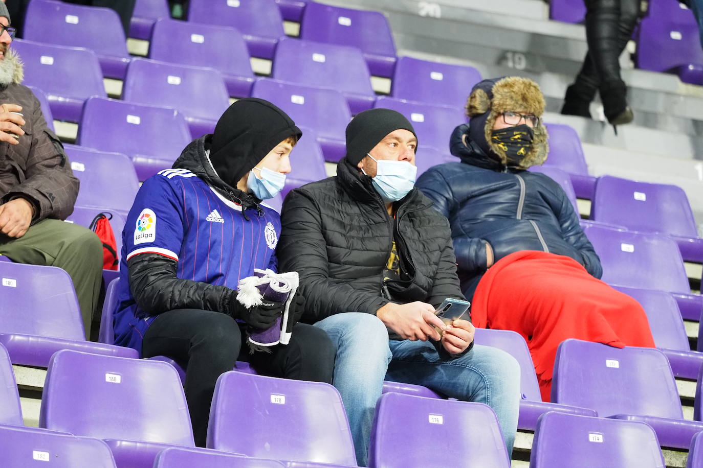 Fotos: Búscate en la grada de Zorrilla (1/3)