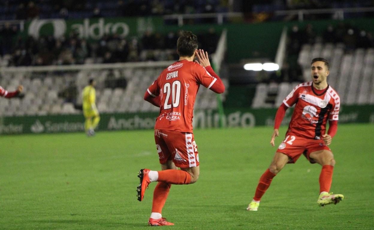 Espina celebra su gol ante el Racing. 