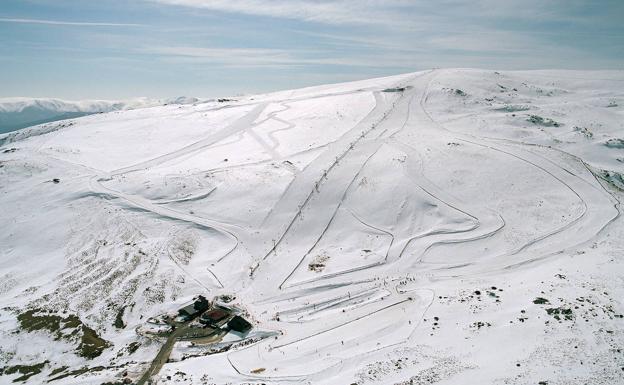 La nieve cierra cuatro puertos en Burgos y Salamanca e impone cadenas en cinco tramos de carreteras