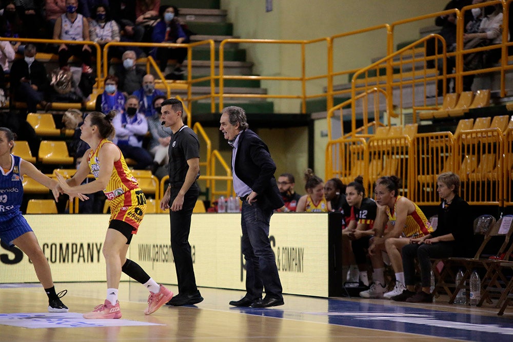 Un desacertado CB Avenida encaja la primera derrota liguera en el Clásico (69-77)